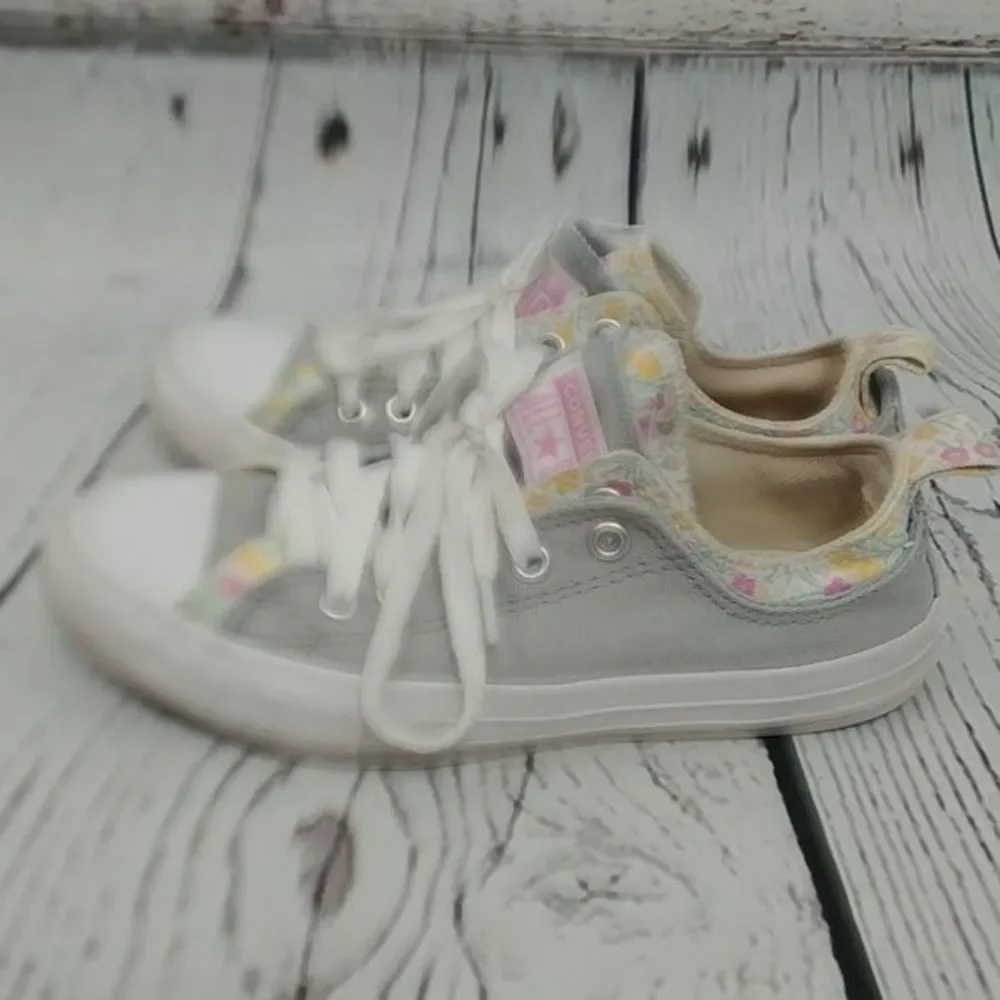 Converse gently used